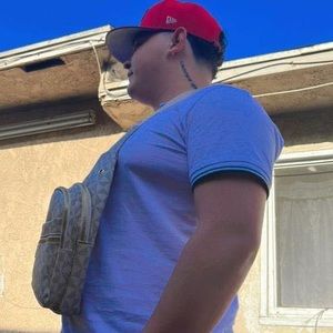 Meet your Posher, Erik jesus